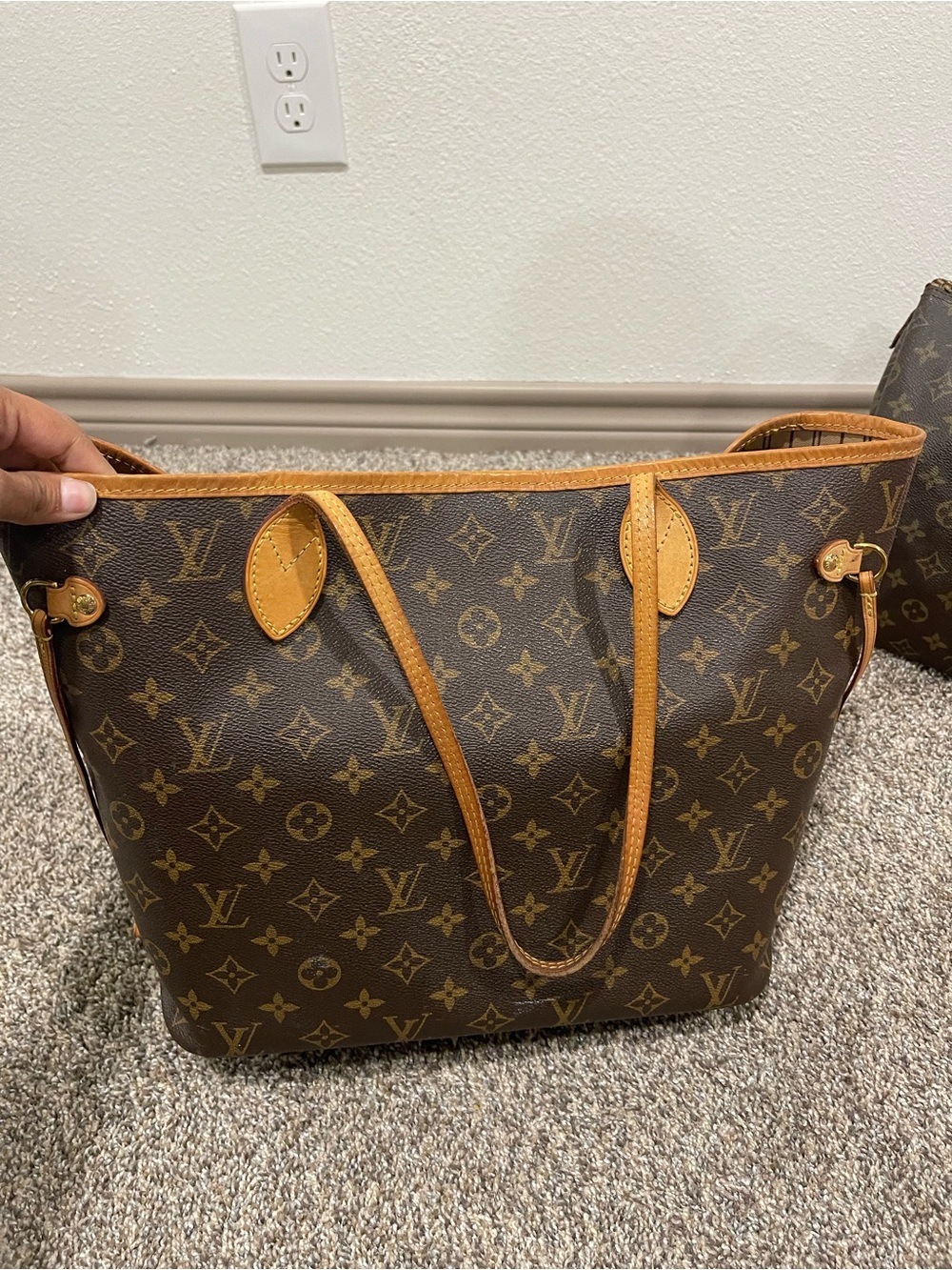 Authentic Louis Vuitton Neverfull MM W/ Original Pouch